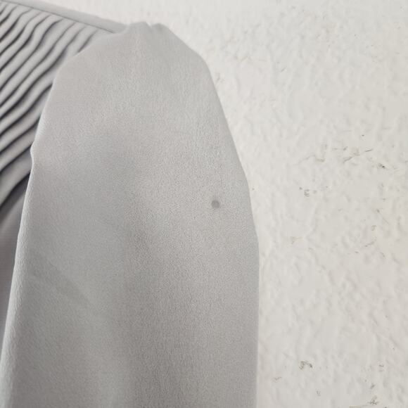 Vintage Carry Back Blouse in Gray Size 3/4 Neck Tie Pleated Long Sleeve Button - Picture 9 of 9